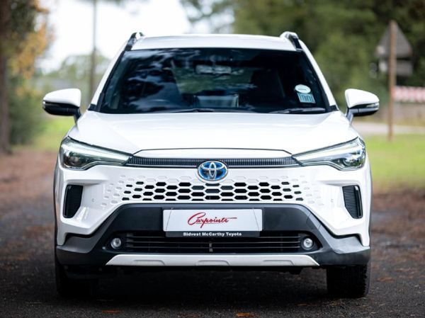 2025-Toyota-Corolla-Cross-18-XS-Hybrid image:8
