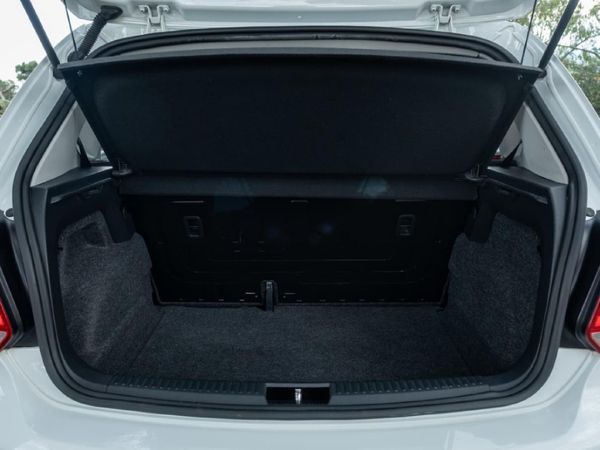2022-Volkswagen-Polo-Vivo-16-Maxx-5-dr image:10
