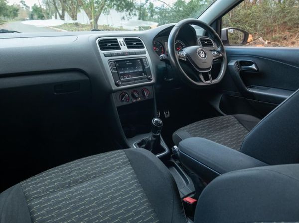 2022-Volkswagen-Polo-Vivo-16-Maxx-5-dr image:15