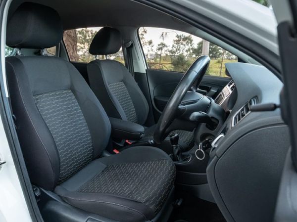 2022-Volkswagen-Polo-Vivo-16-Maxx-5-dr image:16