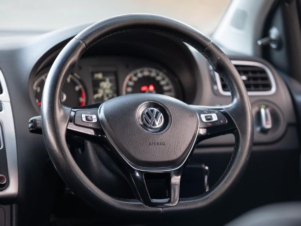 2022-Volkswagen-Polo-Vivo-16-Maxx-5-dr image:17