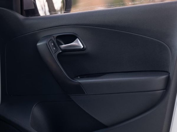 2022-Volkswagen-Polo-Vivo-16-Maxx-5-dr image:24