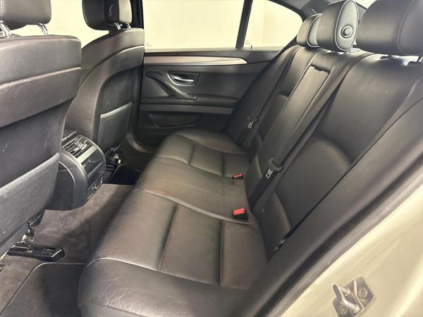 2012-BMW-5-Series-520i-Individual-Auto image:3