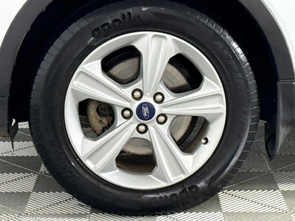 2014-Ford-Kuga-16-EcoBoost-Ambiente image:4