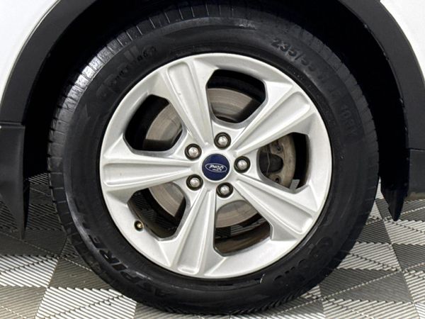 2014-Ford-Kuga-16-EcoBoost-Ambiente image:5