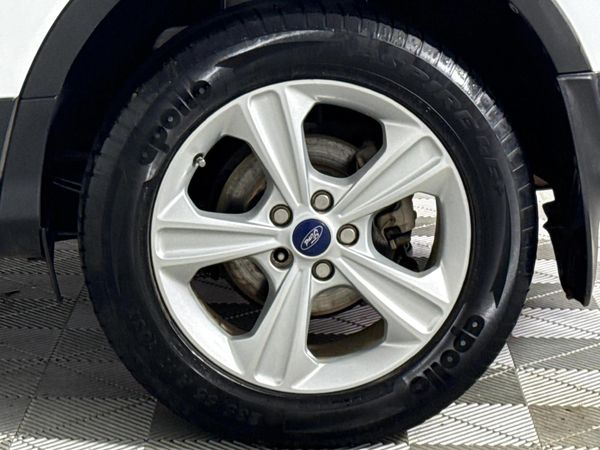 2014-Ford-Kuga-16-EcoBoost-Ambiente image:6