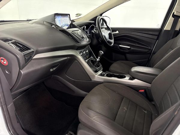 2014-Ford-Kuga-16-EcoBoost-Ambiente image:8