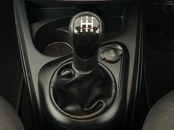 2016-Ford-Figo-14-TDCi-Ambiente image:10