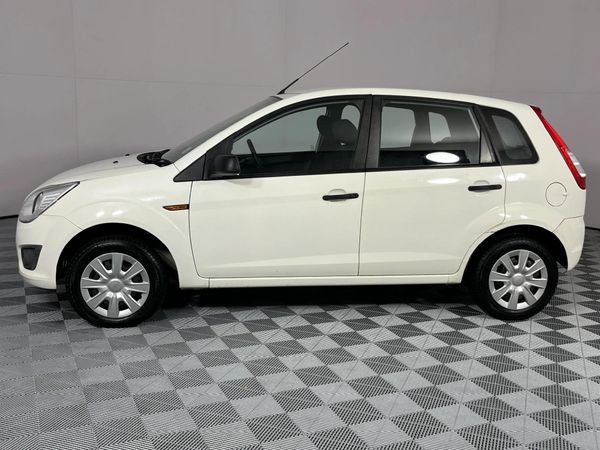 2016-Ford-Figo-14-TDCi-Ambiente image:18