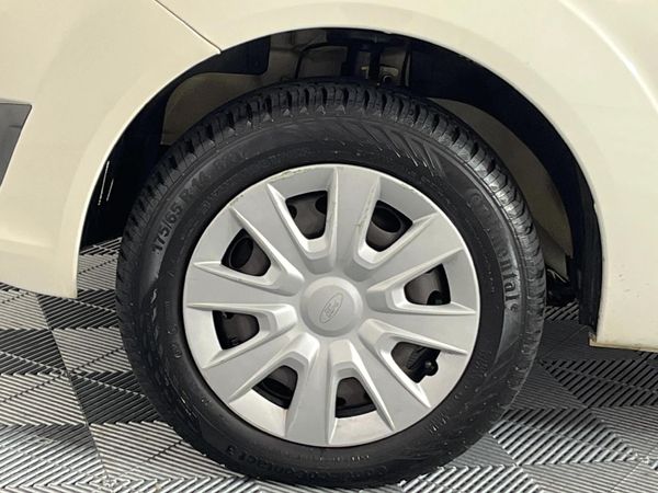 2016-Ford-Figo-14-TDCi-Ambiente image:4