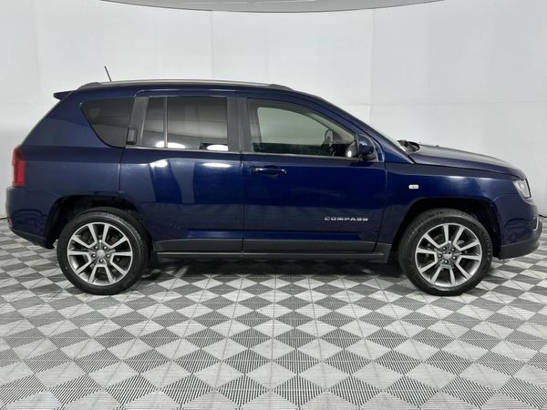 2014-Jeep-Compass-20-Limited-Auto image:17