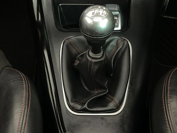 2013-Alfa-Romeo-Giulietta-18T-Quadrifoglio-Verde image:10