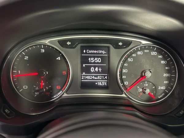 2012-Audi-A1-16-TDI-Ambition image:1