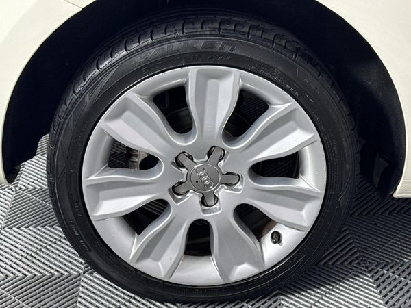 2012-Audi-A1-16-TDI-Ambition image:5