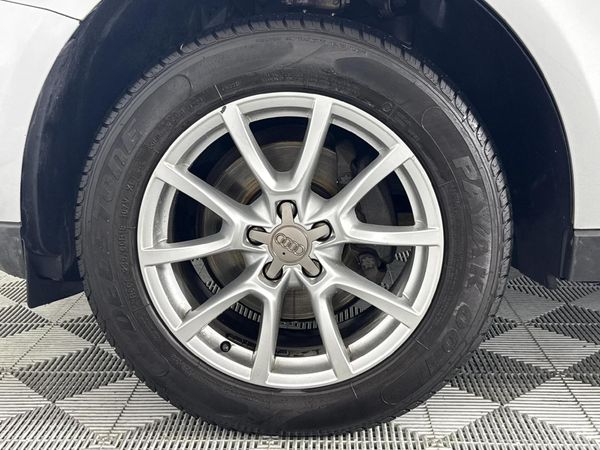 2012-Audi-Q5-20-TFSI-quattro-Auto image:4