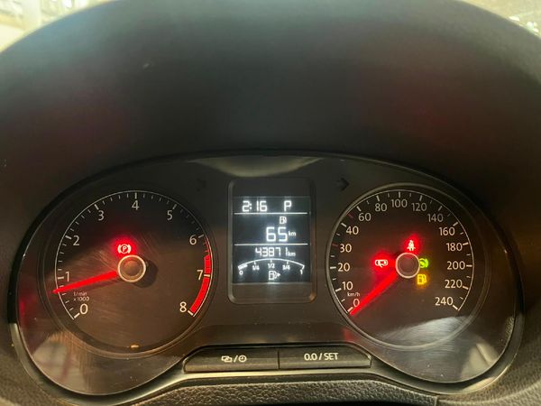 2023-Volkswagen-Polo-Vivo-16-Comfortline-Auto-5-dr image:10