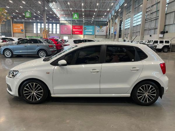 2023-Volkswagen-Polo-Vivo-16-Comfortline-Auto-5-dr image:5