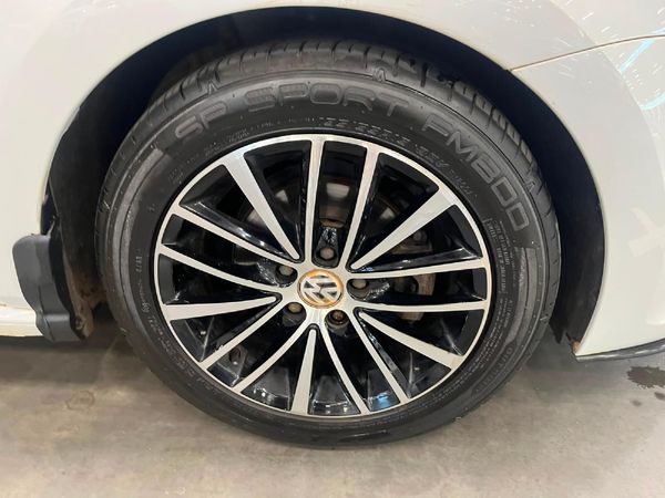 2023-Volkswagen-Polo-Vivo-16-Comfortline-Auto-5-dr image:8