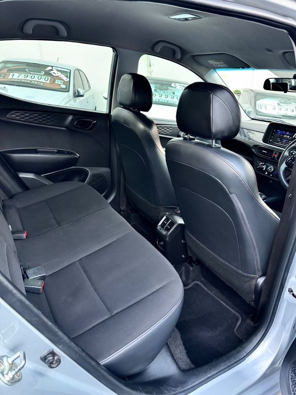 2022-Hyundai-Grand-i10-10-Motion image:10