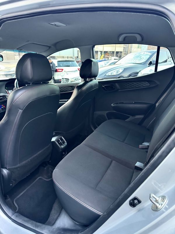 2022-Hyundai-Grand-i10-10-Motion image:12