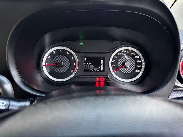 2022-Hyundai-Grand-i10-10-Motion image:14