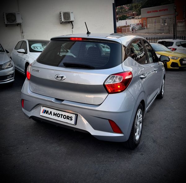 2022-Hyundai-Grand-i10-10-Motion image:7