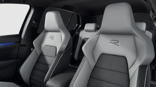2026-Volkswagen-Golf-14-TSI-R-Line-Auto-110kw image:9