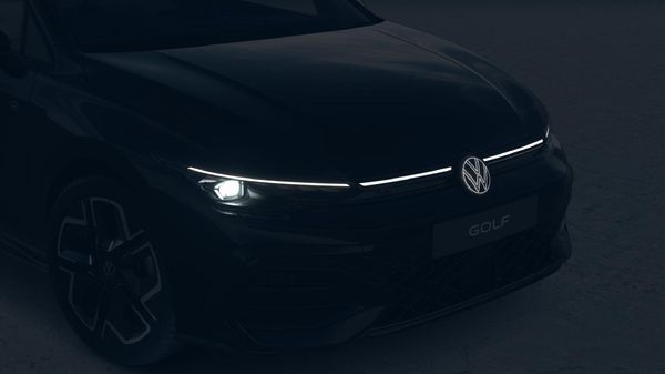 2026-Volkswagen-Golf-14-TSI-R-Line-Auto-110kw image:6