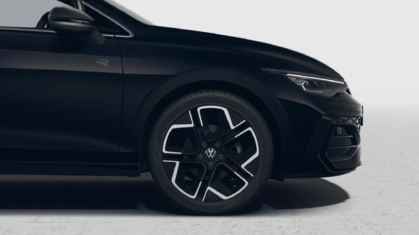 2026-Volkswagen-Golf-14-TSI-R-Line-Auto-110kw image:7