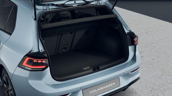 2026-Volkswagen-Golf-14-TSI-R-Line-Auto-110kw image:4