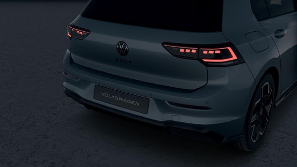 2026-Volkswagen-Golf-14-TSI-R-Line-Auto-110kw image:5