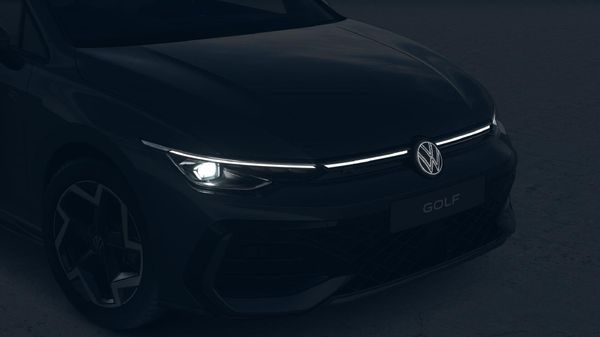2026-Volkswagen-Golf-14-TSI-R-Line-Auto-110kw image:6