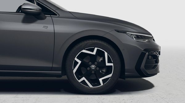 2026-Volkswagen-Golf-14-TSI-R-Line-Auto-110kw image:7