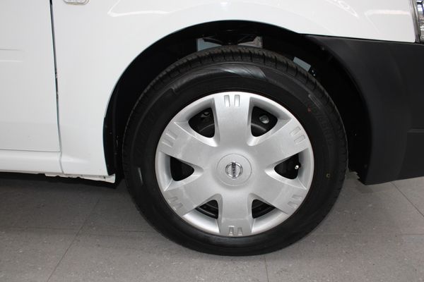 2024-Nissan-NP200-16-AC-Safety-Pack image:9