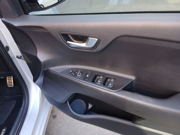 2021-Kia-Rio-14-Tec image:12