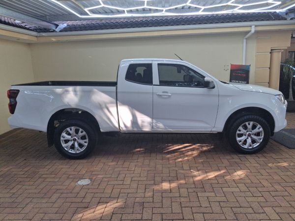 2023-Isuzu-D-Max-19-DDI-HR-LS-Auto-Extended-Cab image:9