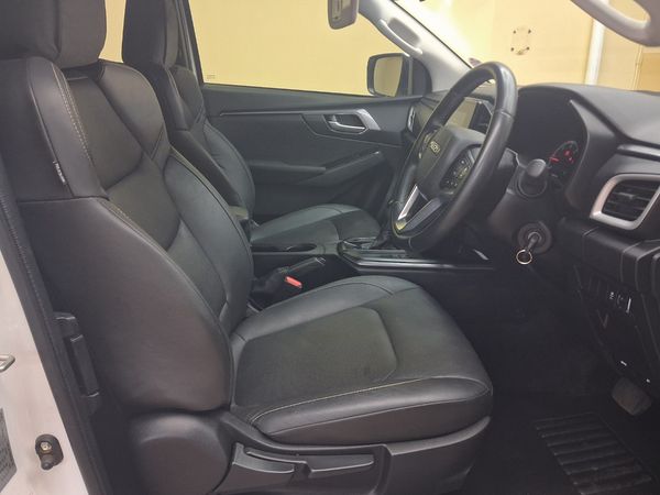 2023-Isuzu-D-Max-19-DDI-HR-LS-Auto-Extended-Cab image:18