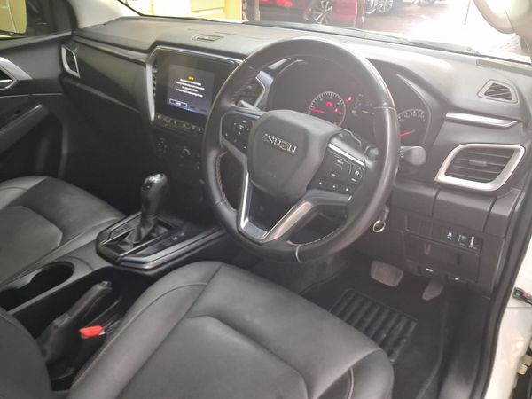 2023-Isuzu-D-Max-19-DDI-HR-LS-Auto-Extended-Cab image:19