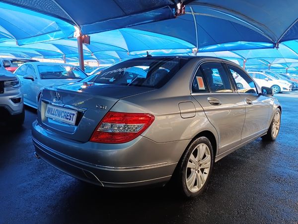 2011-Mercedes-Benz-C-Class-C-200-CGI-BE-Avantgarde-Auto image:3