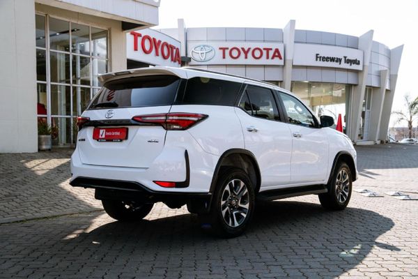 2024-Toyota-Fortuner-24-GD-6-4x4-Auto image:24
