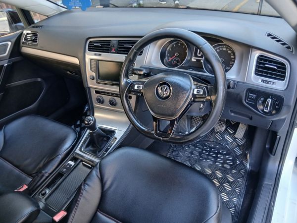 2016-Volkswagen-Golf-VII-14-TSI image:10