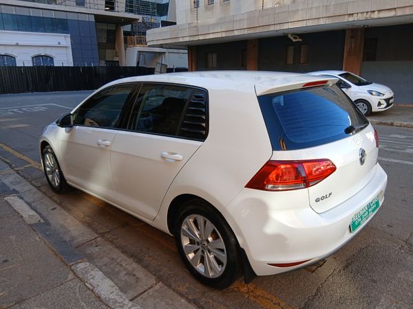 2016-Volkswagen-Golf-VII-14-TSI image:5