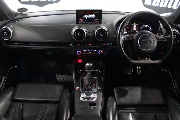 2016-Audi-RS3-Sportback-quattro image:9