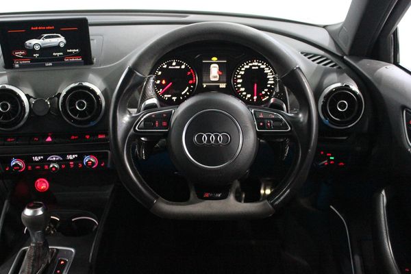 2016-Audi-RS3-Sportback-quattro image:10