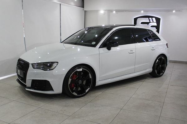 2016-Audi-RS3-Sportback-quattro image:1