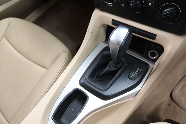 2010-BMW-X1-sDrive18i-Auto image:9