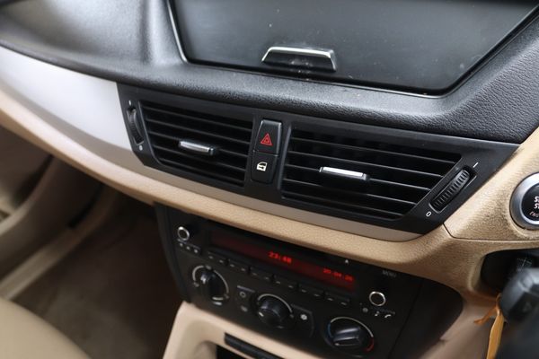 2010-BMW-X1-sDrive18i-Auto image:8