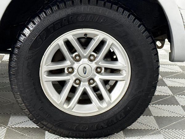 2012-Ford-Everest-30-TDCi-XLT image:5