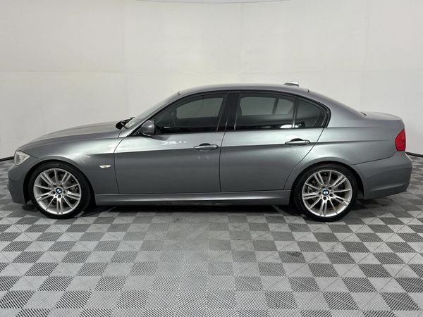 2010-BMW-3-Series-323i-M-Sport image:15