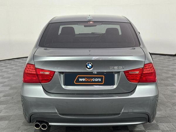 2010-BMW-3-Series-323i-M-Sport image:16